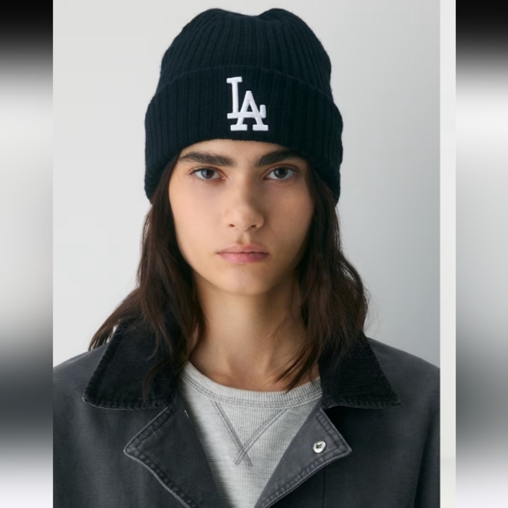 Black LA Logo Beanie